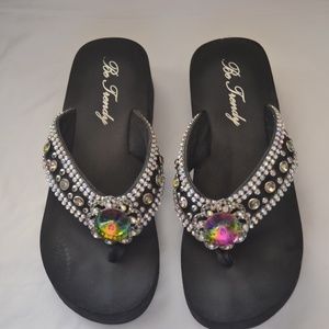Be Trendy size 9 Flip Flops